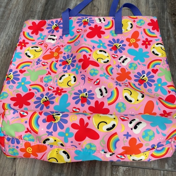 Estee Lauder Pink Smiley Tote - Picture 4 of 5